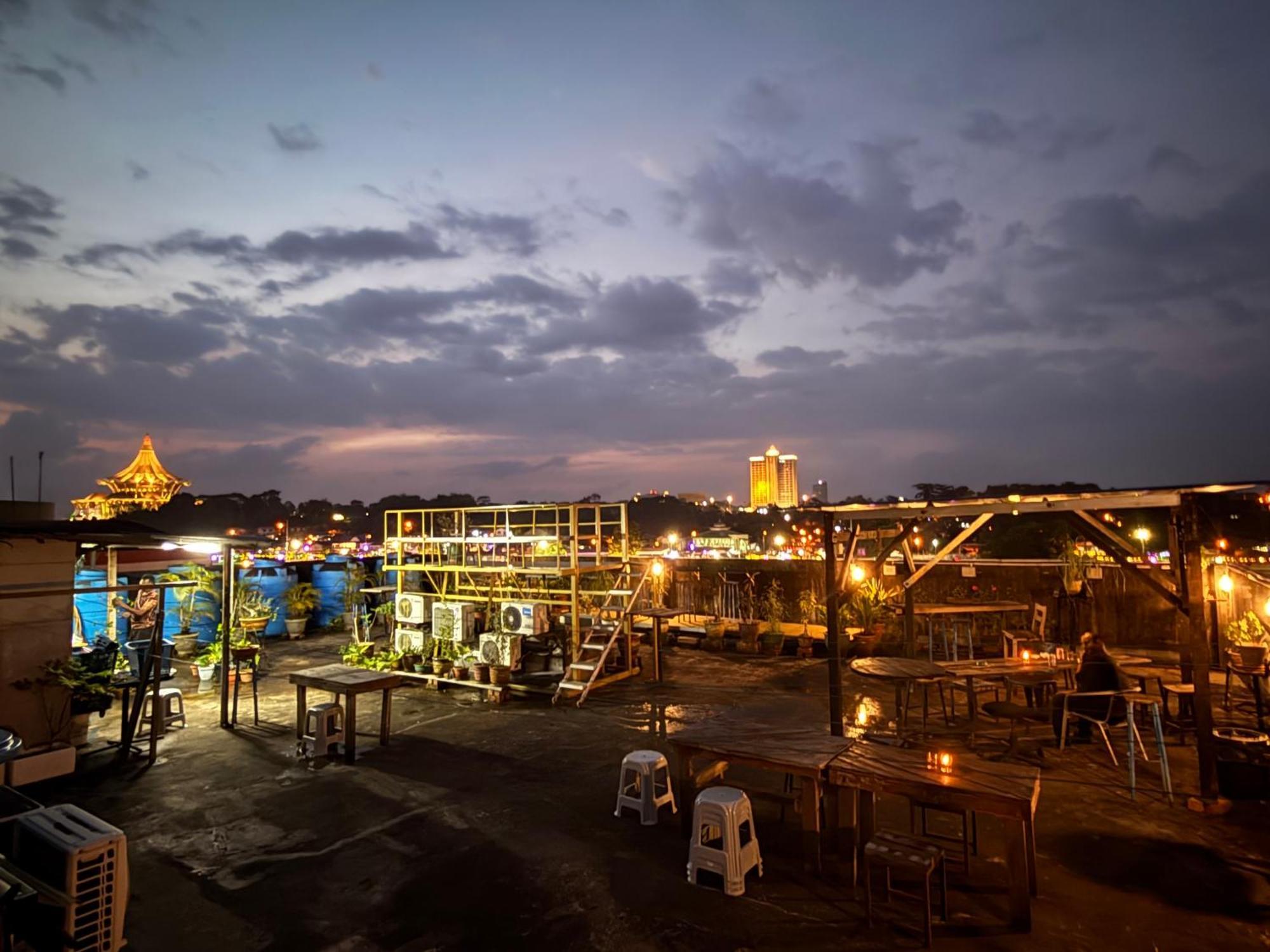 Woodpecker Lodge, Kuching Esterno foto